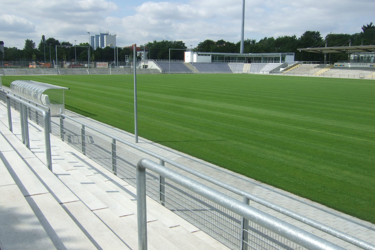 STADION AM BRENTANOBAD FRANKFURT