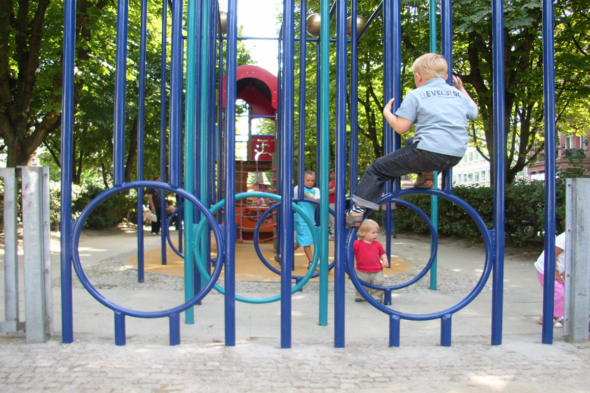 SPIELPLATZ ADOLFSALLEE